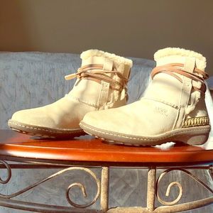 Ugg beige suede ankle boots size 9.
